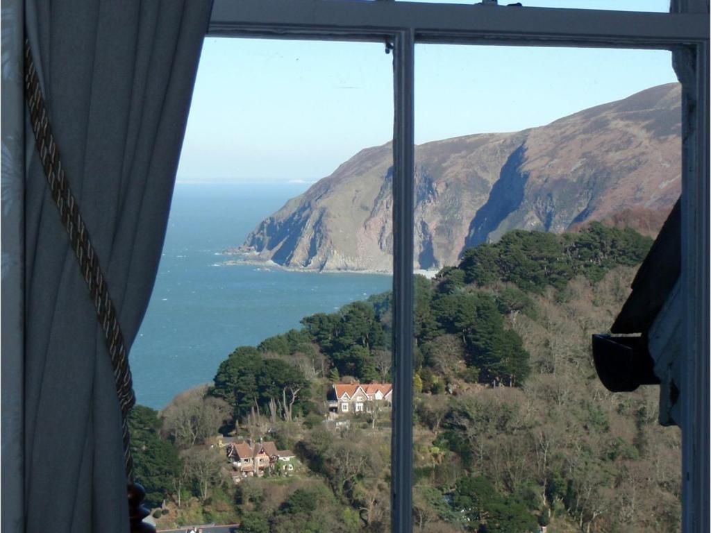 Highcliffe House Bed & Breakfast Линтън Стая снимка