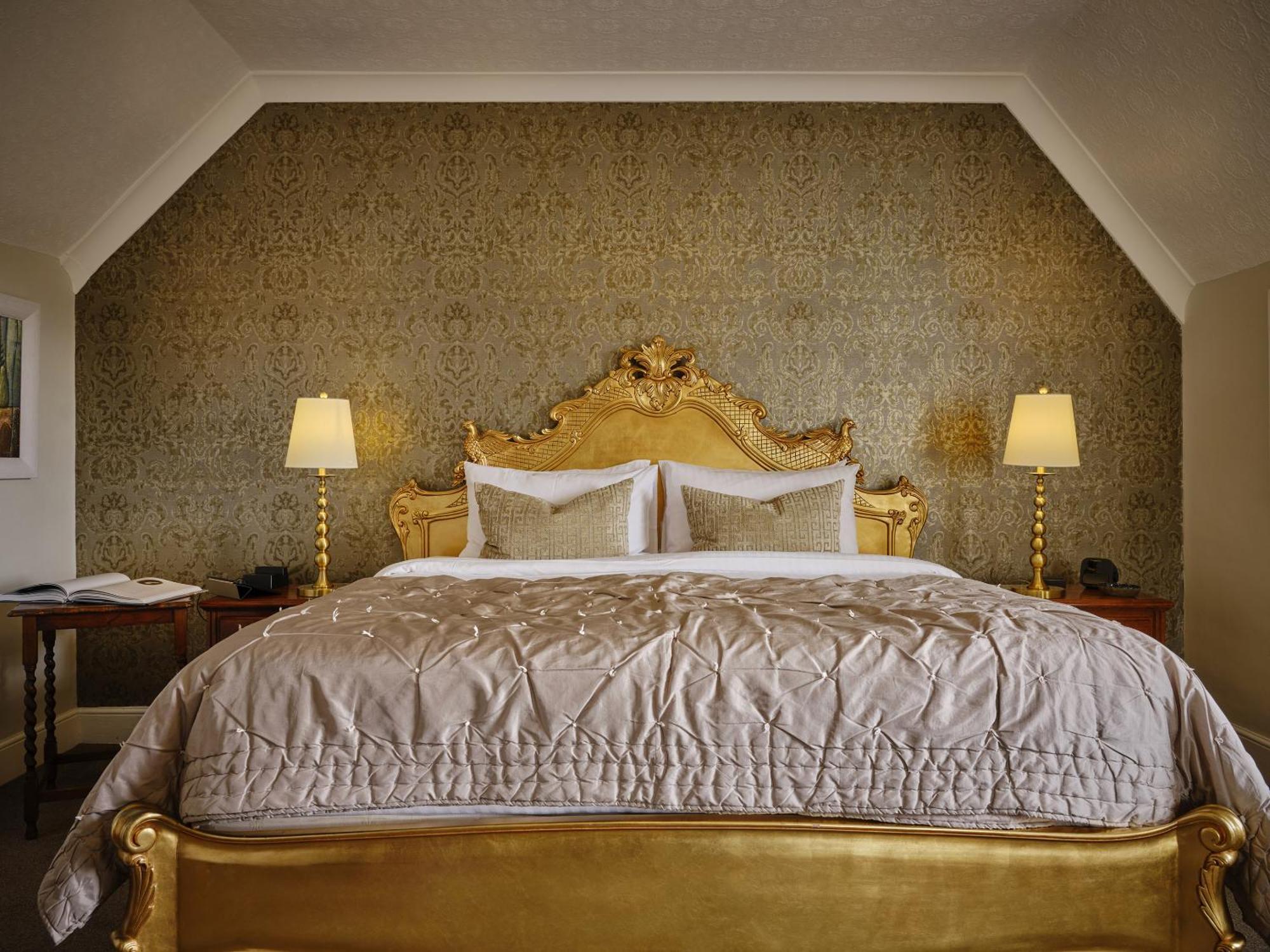 Highcliffe House Bed & Breakfast Линтън Екстериор снимка