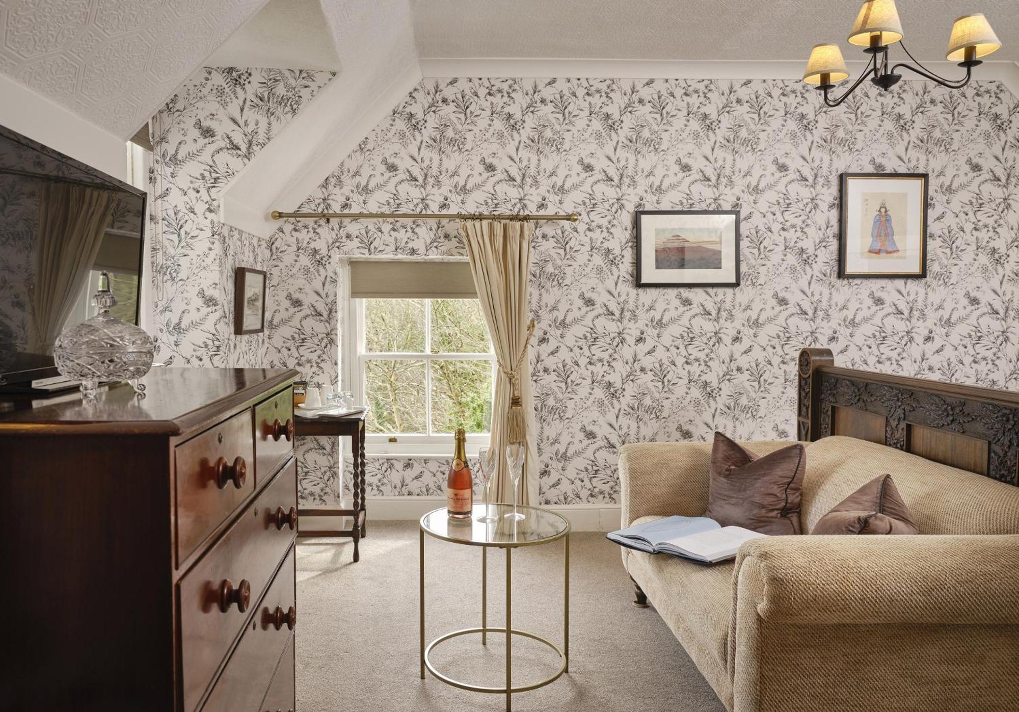 Highcliffe House Bed & Breakfast Линтън Екстериор снимка