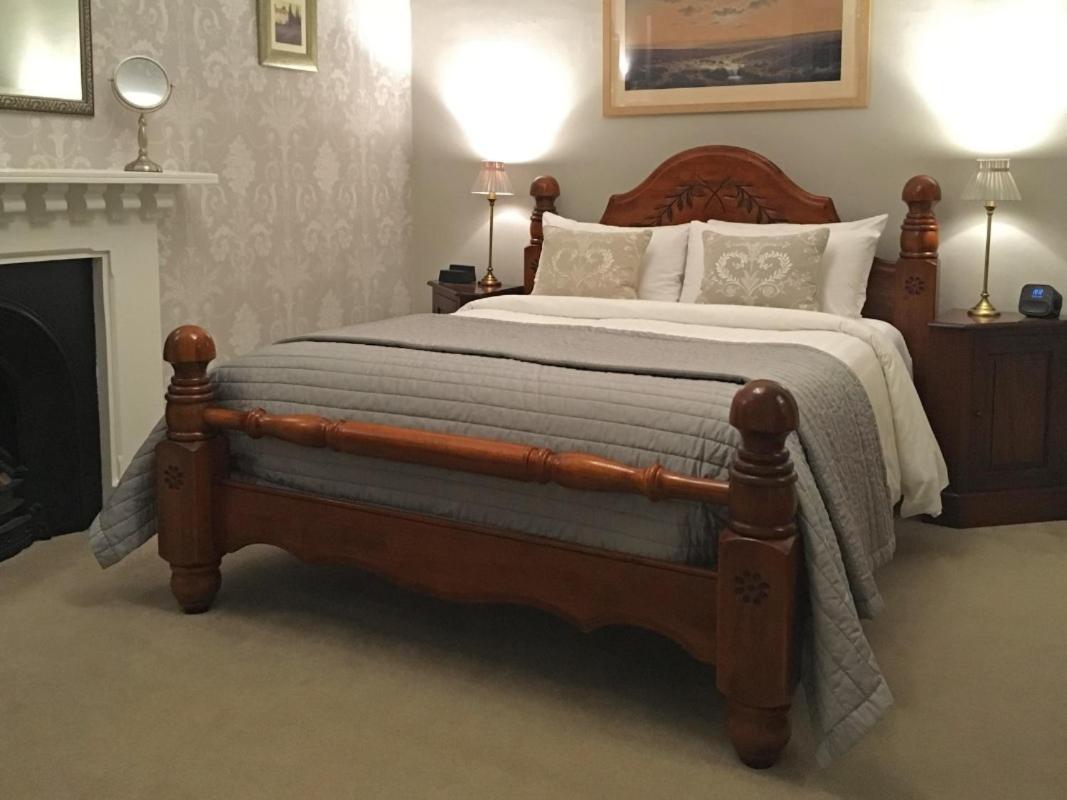 Highcliffe House Bed & Breakfast Линтън Стая снимка